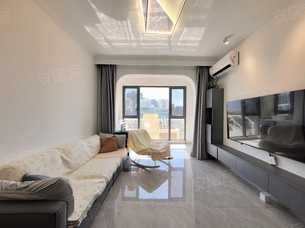 三亚吉阳迎宾路阳光名邸阳光名邸精装两房一卫,短租过年 拎包入住,手