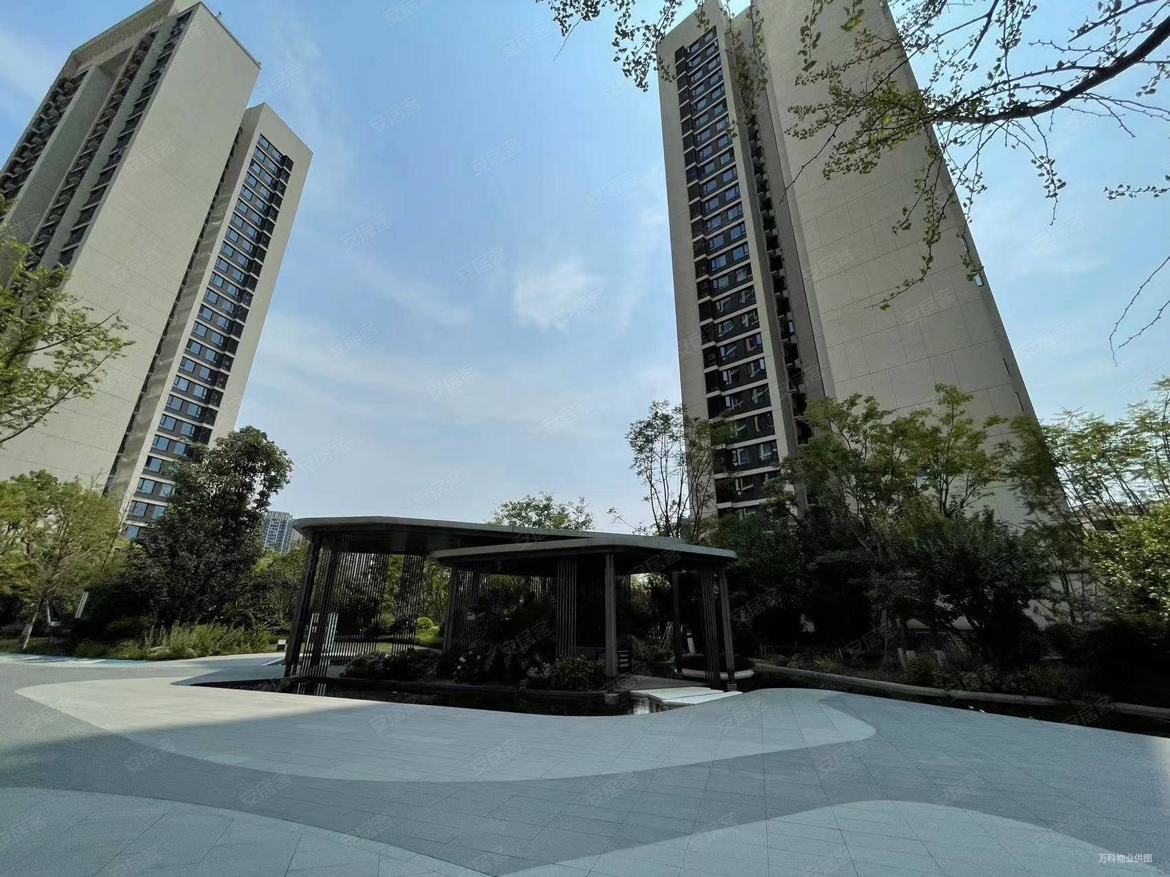 万科公园都会3室1厅2卫105.95㎡南268万