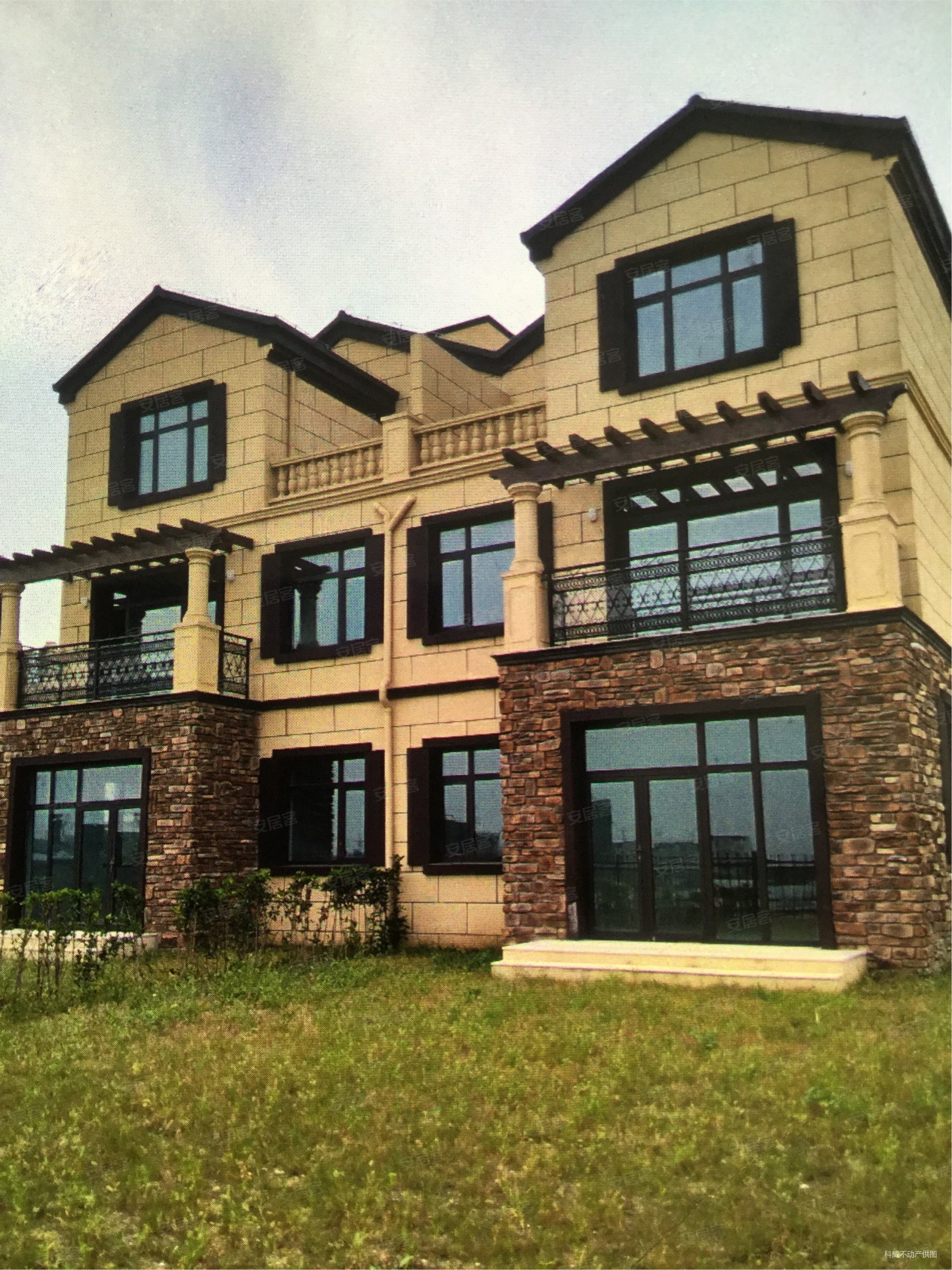 胶东 新机场联排别墅,地铁旁随时看房