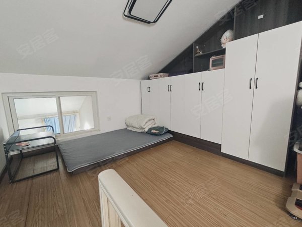 乐山市中老公园白塔街326号院师院人民医院跃层精装3房2空调，停车方便，家具家电齐全拎包住出租房源真实图片