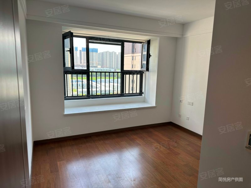 保利正荣堂悦135平290万包大税!看中可谈!