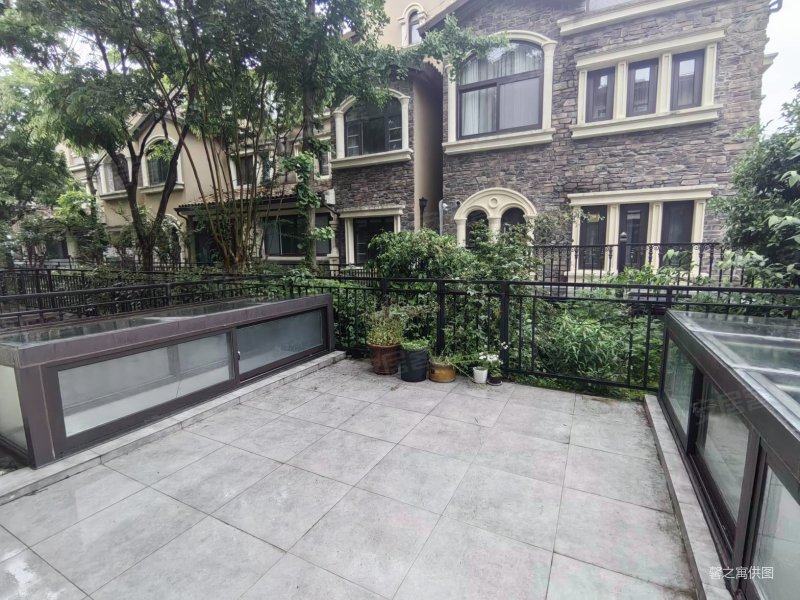 诚心出售尹山湖常青腾别墅带底下室豪华别墅,首开常青藤(别墅)二手房