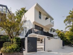 深圳南山蛇口蛇口纯墅区，上下三层别墅，全新装修家私家电全齐，前后两个花园出租房源真实图片