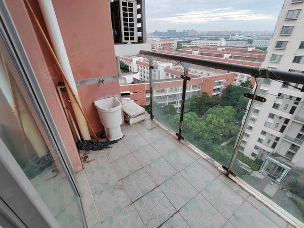 苏州工业园湖东青年公社湖东 青年公社两室两厅 家电齐全 民用水电