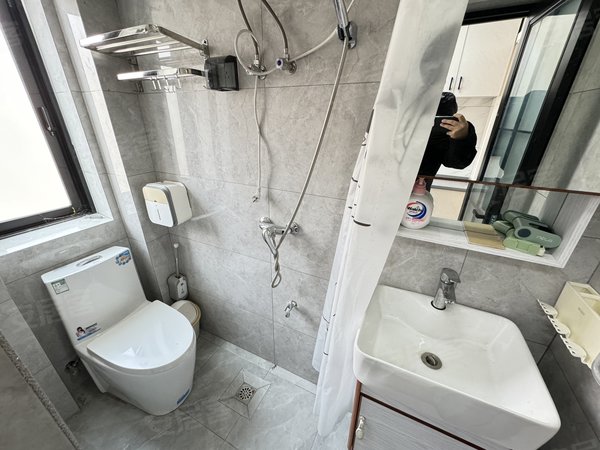 金华婺城江北新建巷16-20号小区江北市中心 正规一室一厅 自住精装 温馨舒适 采光好租金实惠出租房源真实图片