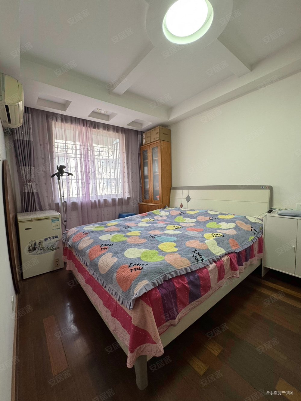 秀山新村4室2厅2卫139㎡南北85万