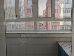 赤峰红山长青街个人租 新华小区北卧实体墙有窗户带厨房双人间700元 可洗澡出租房源真实图片