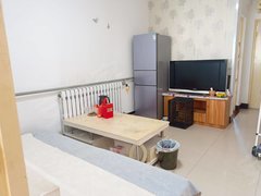 济宁任城盛泰广场银都花园一楼二室，家具家电齐全850，可议价，有储藏室。出租房源真实图片