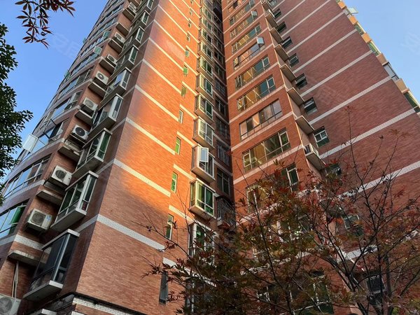 贵阳云岩大十字贵山苑喷水池小十字省府路贵山苑精装电梯两室两厅拎包