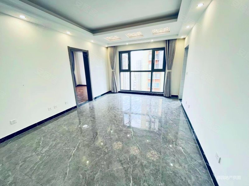 急 房东急出 精装修 润城八区3房 高楼层视野无遮挡 有电梯