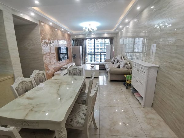 崇左江州东盟豪逸华庭豪逸华庭精装修3房出租,房子干净漂亮,配套齐全