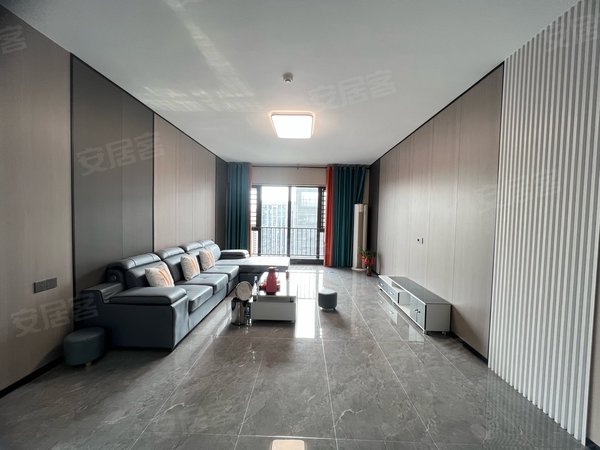 泉州晋江sm广场中骏云景台中骏云景台精装4房出租 全景落地窗看利郎