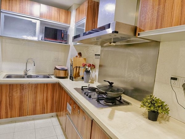 萍乡安源安源城区上海人家上海人家邻近市政府和市医院 精装3房 家具