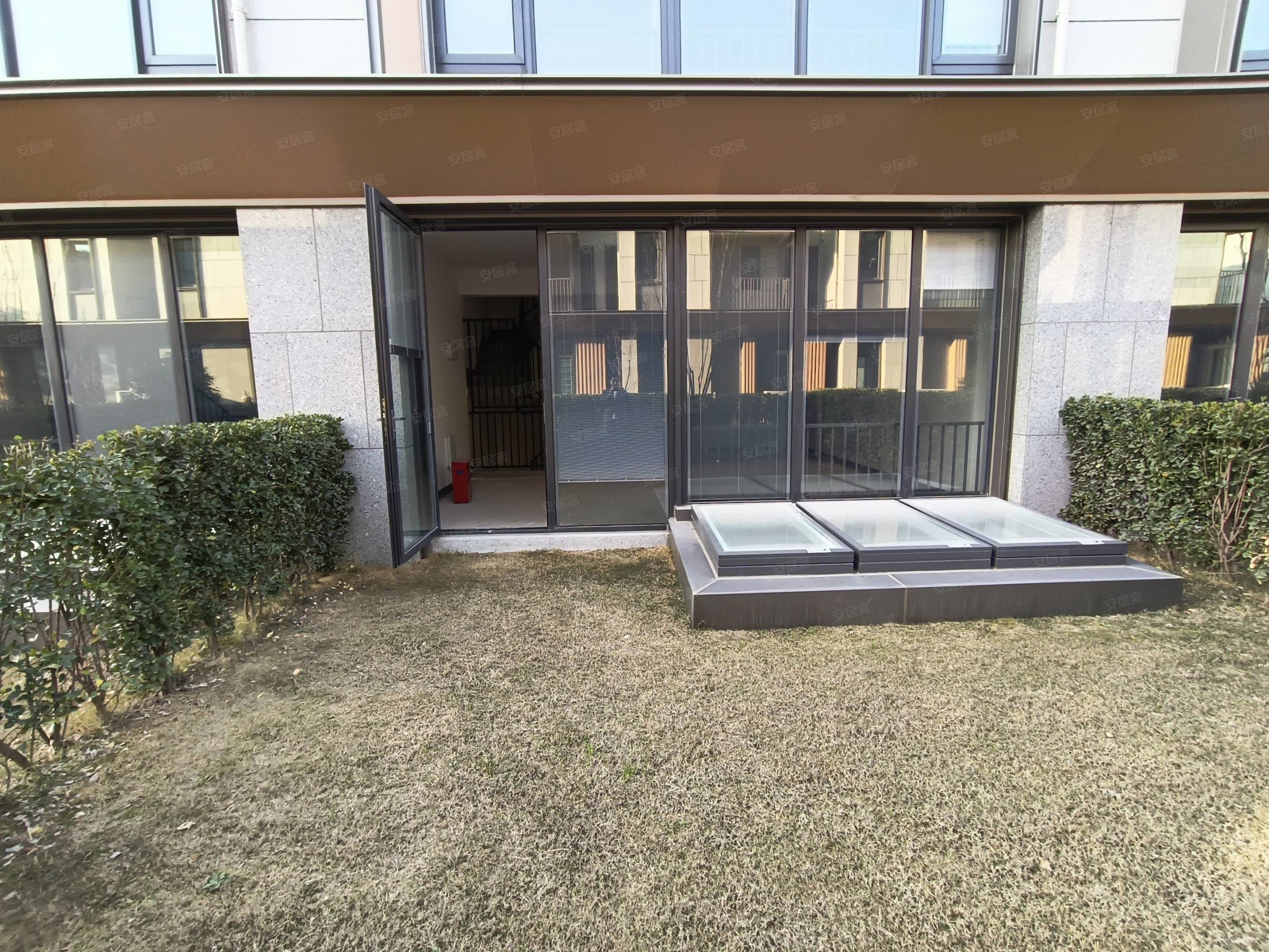 总价低万科物业低密度山体联排双层地下室