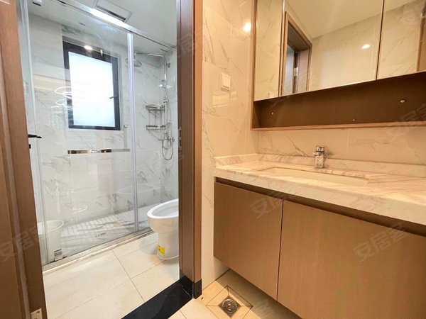 成都成华槐树店鲁能城三期鲁能天悦名邸,7号线槐树店地铁口,精装套3
