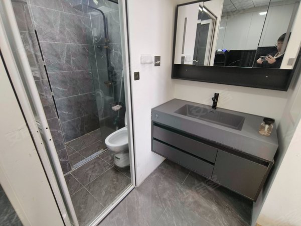 杭州余杭未来科技城西溪蓝海(商住楼)急租字节钉钉中电海康隔壁 西溪蓝海 拎包入住 电梯房 精装修出租房源真实图片