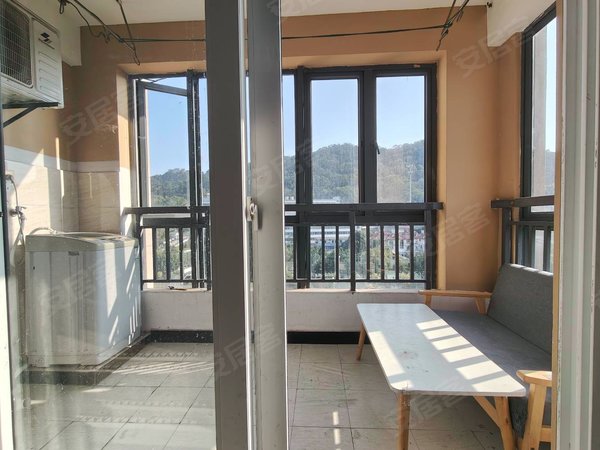 福州仓山学生街迎霞新城东区学生街 迎霞新城 内卫阳台单身公寓 朝南