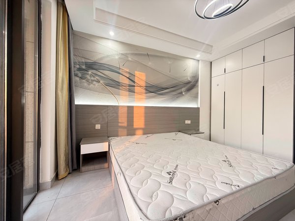 海宁海宁市区硖石华鸿原墅(公寓住宅)南关厢附近，华鸿原墅精装1室，到顶大衣柜，天然气做饭，可短租出租房源真实图片