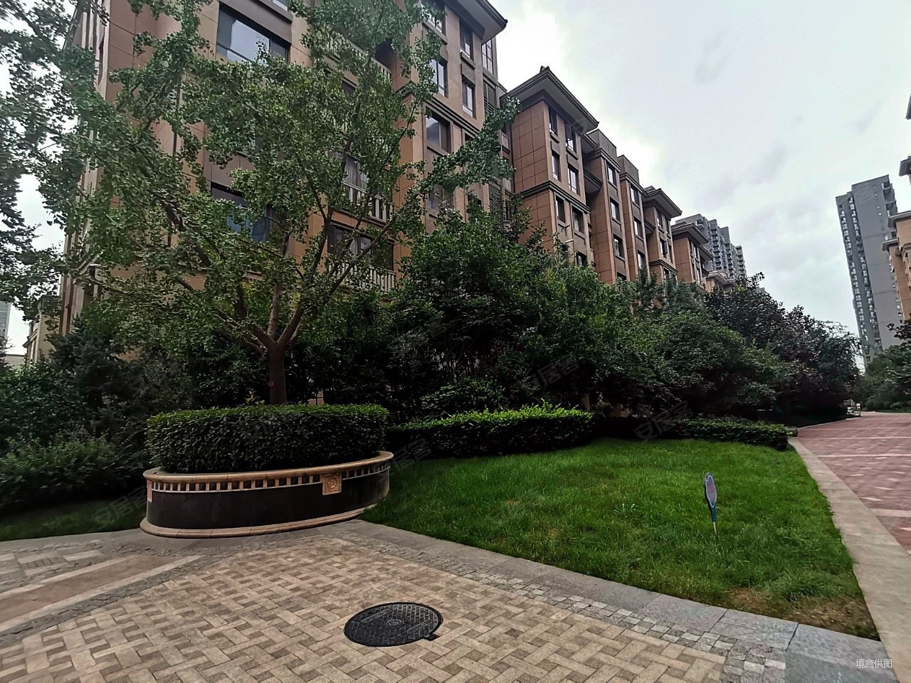 曲江公馆和园4室2厅3卫311.33㎡南北1600万