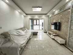 宜城华龙中心宜城城区实验小靴旁 三室两厅双卫精装 好楼层 南北通透户型出租房源真实图片