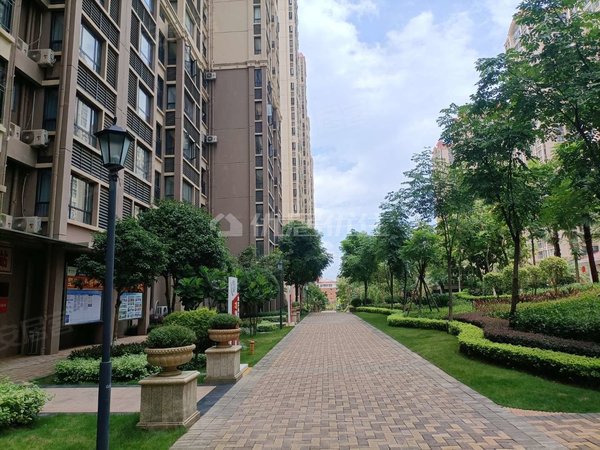 南宁良庆良庆周边阳光西岸阳光西岸,全新配齐,免车位费 看房方便出租