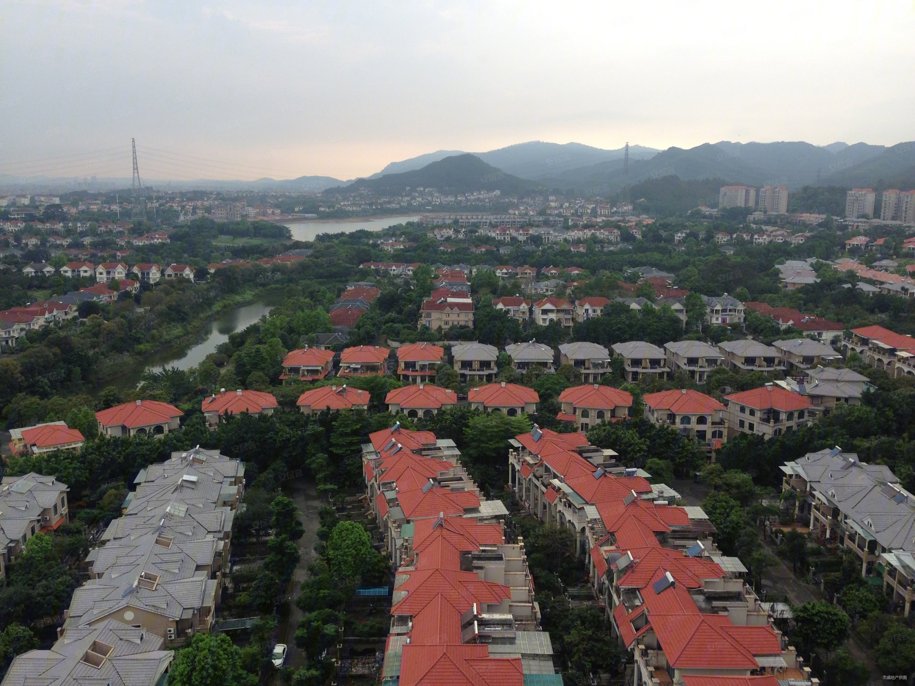 金碧御水山庄别墅