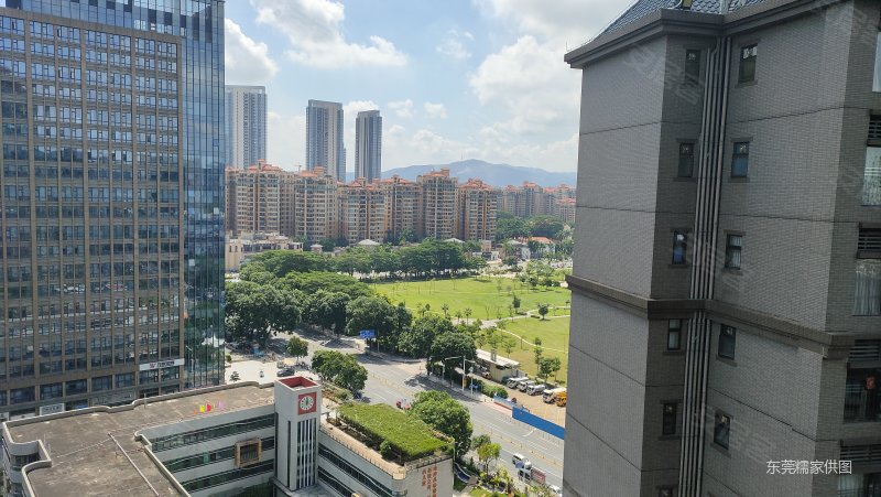 西平 电梯房 精装修 医疗配套成熟 临地铁 中间好楼层 满二,景湖荣郡