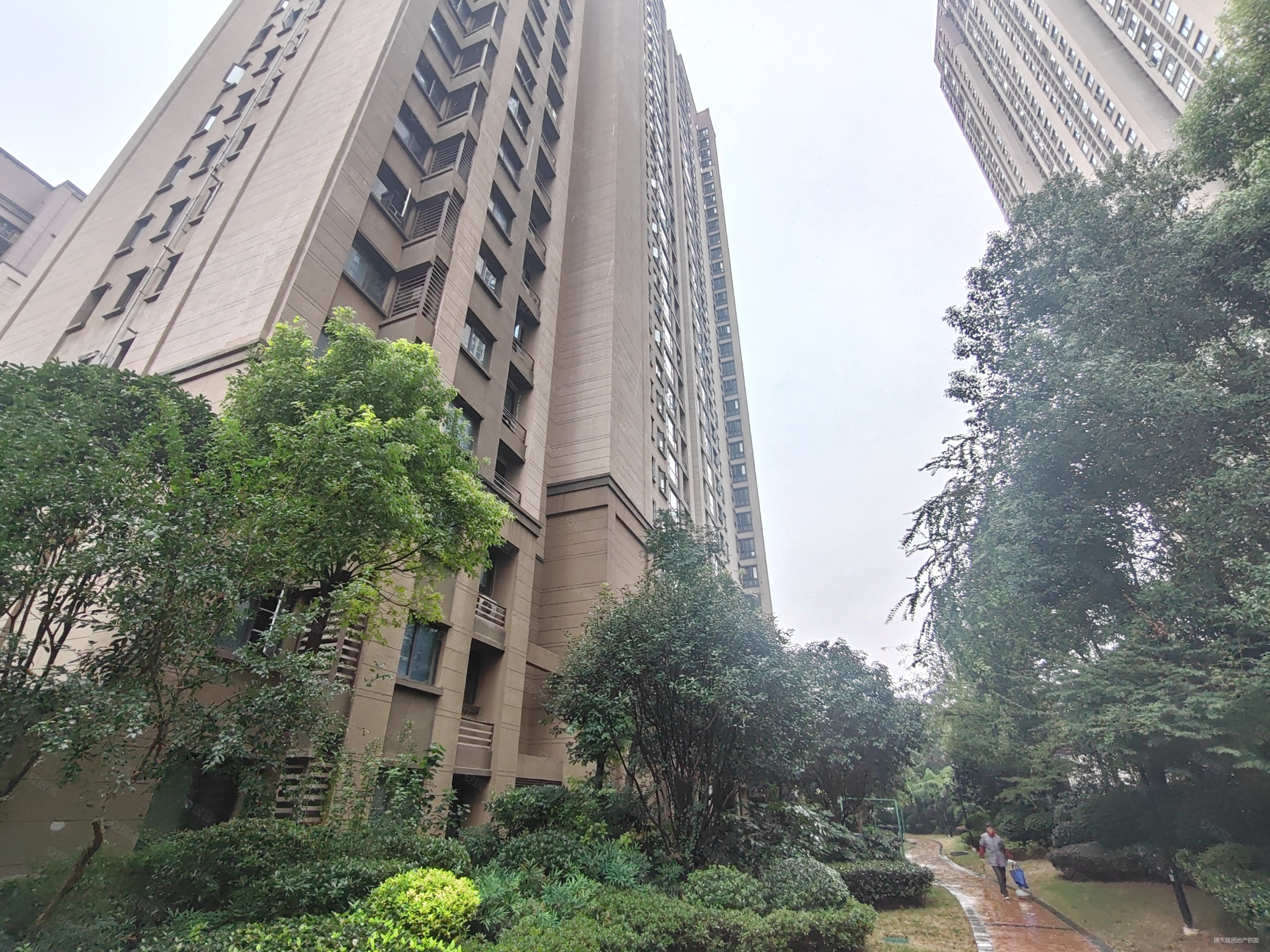 徐东销品茂 16建商品房 通透二房 环境好