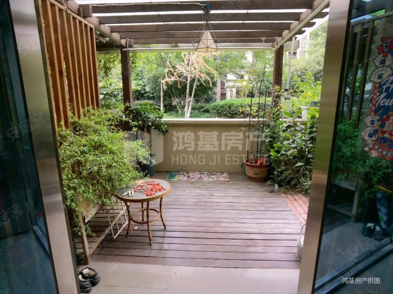 经典3室2厅1卫1阳台南户全明豪装带花园,万科城三期二手房,161万,3室2