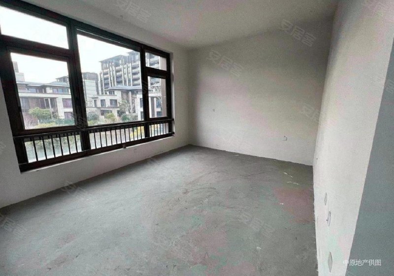 环湖十二墅之一花园666平价格可大谈看房随时急抛房源