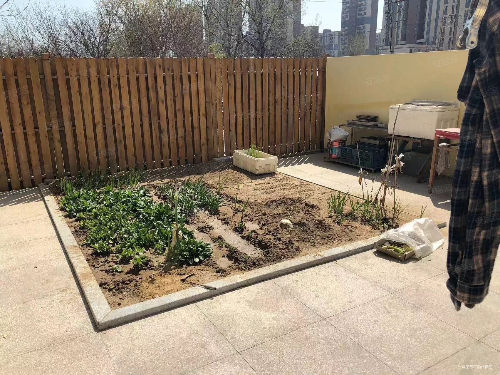 臻园集中供暖板楼购物方便精装可拎包入住满五