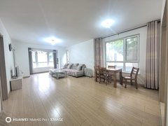 烟台福山福海路万科假日风景 靠近北门 四台空调 3室2卫 家电家具齐全出租房源真实图片