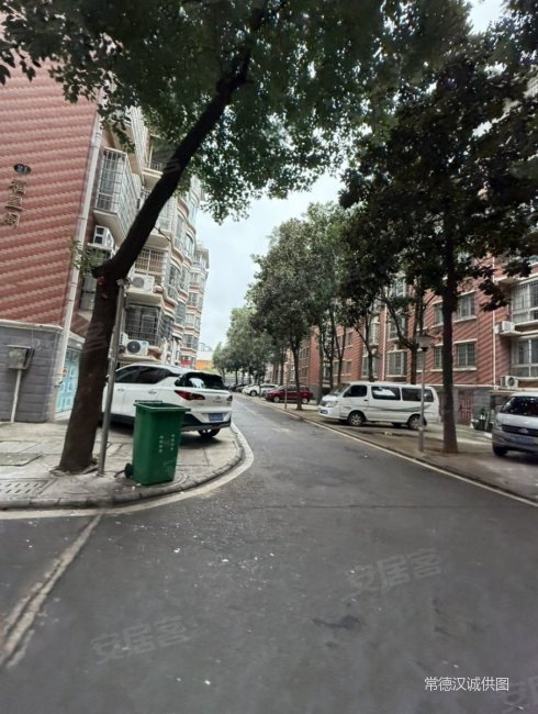 怡景御园3室2厅2卫120㎡南北52万