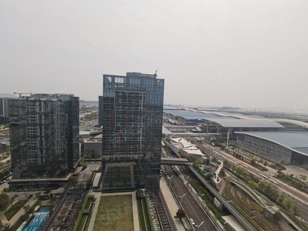 【多图】会展湾中港广场,福永租房,会展湾中港 朝南高层 看海景大套房
