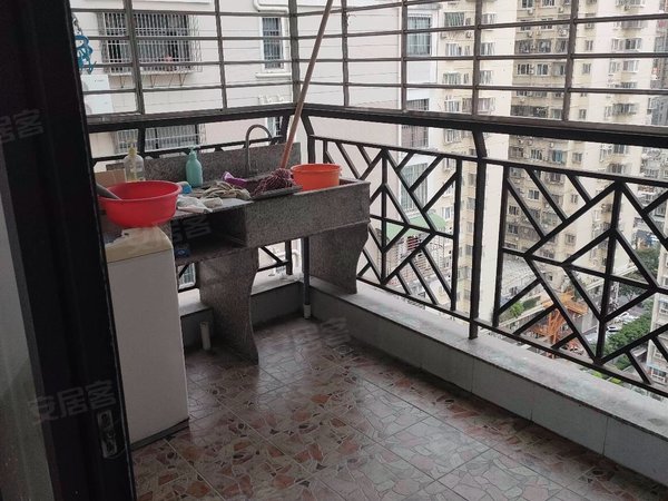 厦门湖里sm商圈古龙花园(公寓住宅)古龙花园两房两卫高楼层全套出租