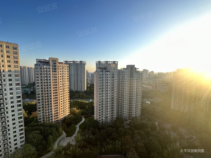 天安花园 产权清晰 近医院 临地铁 出行方便 大两居 随时看