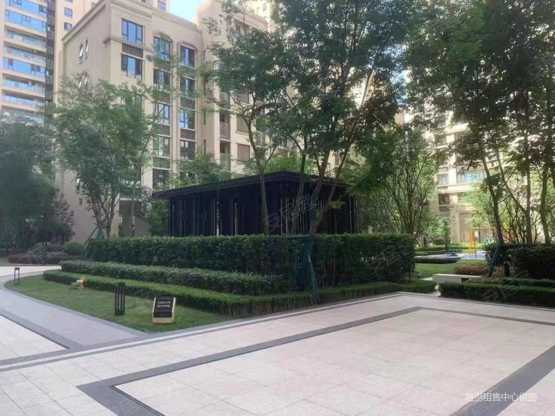 高新区套四双卫 中庭位置 地铁一号线华府大道,融创香璟台西苑二手房