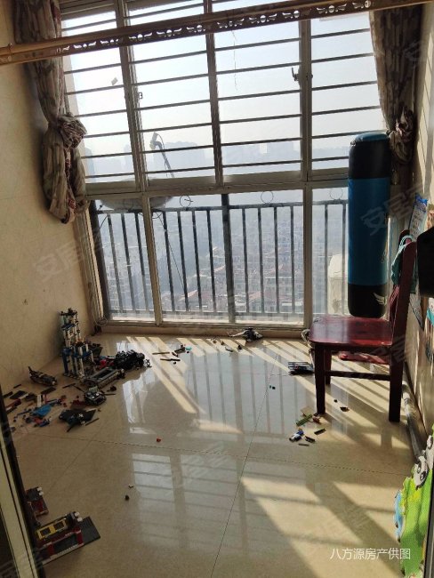 耀邦公馆三室落地阳台精装价格