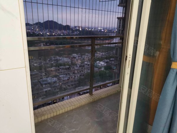 【多图】御景水岸花园(温馨花园),福永租房,御景水岸精装修高楼层三房