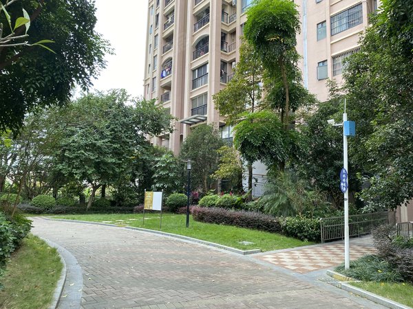 南宁兴宁区政府云星钱隆御景(首租)三号线口,兴宁长堽站,业主自住首租