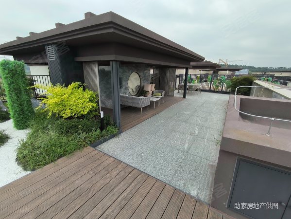 江雁郦湖美墅4室2厅2卫166㎡南160万