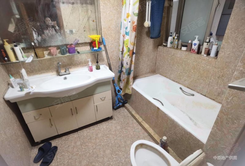 四川北路好房出现,有车位,价格看中可以谈.