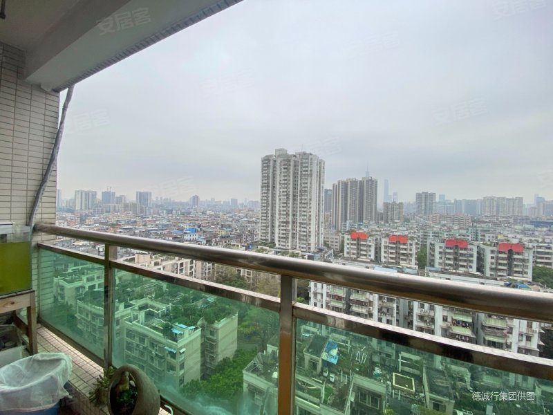 坚真花园3室1厅1卫106.74㎡北558万