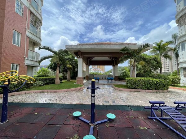 三亚吉阳凤凰路南段三永凤凰城(丹州小区)旺豪超市 电梯精装两房 小区