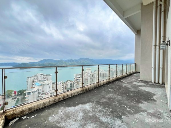 未住过保留单位高层海景复式蓝郡广场