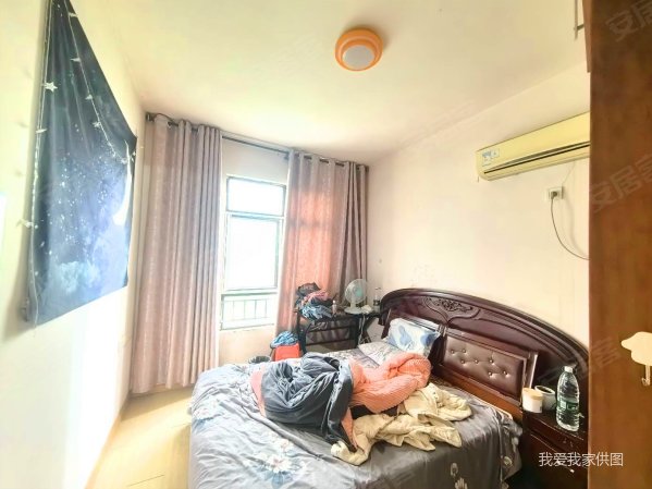 南北通透大三房临近地铁口百盛商场学堂莲塘三小莲塘四中