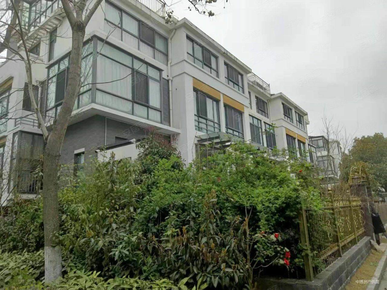 扬州天下一期联排边套一楼带院子不沿街前后大阳台