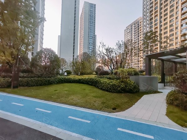 杭州富阳富春秦望府北一区秦望府北一区 3室2厅2卫 南北通透 配套齐全