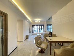 钦州钦北钦北城区全新两房1100一个月世贸广场附近恒大御景半岛小区 随时看房出租房源真实图片