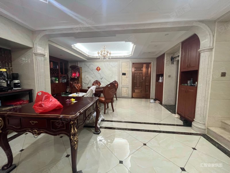 紫悦龙庭新上精装复式5房套内使用210平楼层适中满五年诚售